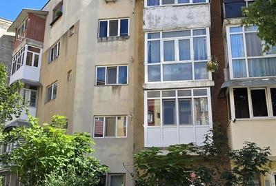 Apartament cu 2 camere decomandat, mobilat în Craiovița Nouă