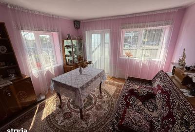 Casă cu 3 camere cu Garaj în Central - 11
