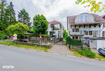 Casă cu 5 camere cu Teren 660 Mp în Central