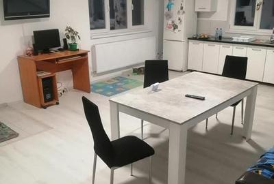 Casă cu 4 camere în Vladimirescu