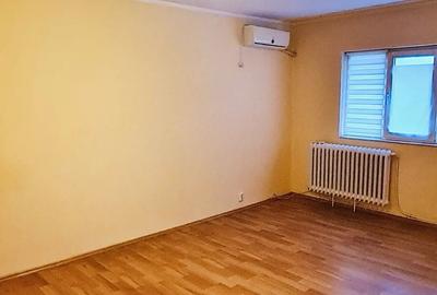 Apartament cu 3 camere decomandat în Tecuci - 2