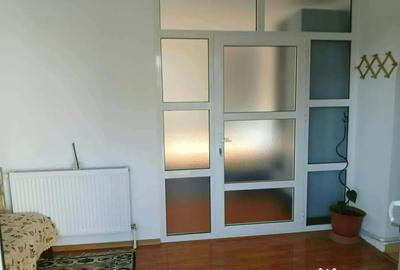Apartament cu 2 camere semidecomandat în Tătărași