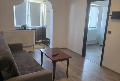 Apartament cu 2 camere semidecomandat în Universitate