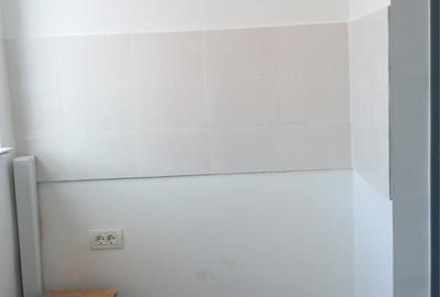 Apartament cu 2 camere semidecomandat în CET