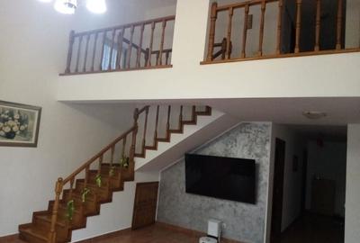 Casă cu 4 camere în Central - 1