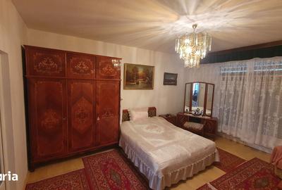 Casă cu 3 camere cu Teren 2795 Mp în Central - 4