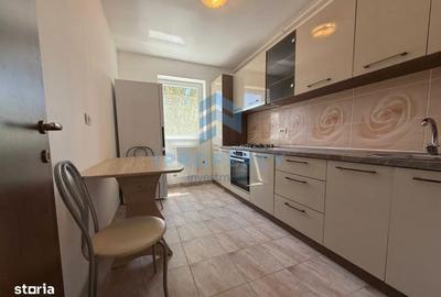 Apartament cu 3 camere decomandat în Titan