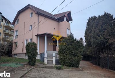 Casă cu 9 camere cu Canalizare în Andrei Mureșanu - 12