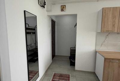 Apartament cu 2 camere decomandat în Nicolina