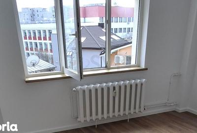 Apartament cu 3 camere decomandat în Nerva Traian