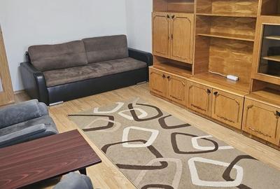 Apartament cu 2 camere decomandat, mobilat în Piața Centrală
