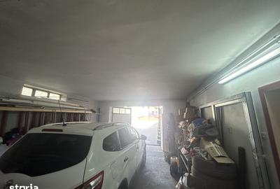 Casă cu 7 camere cu Teren 1300 Mp în Central - 1