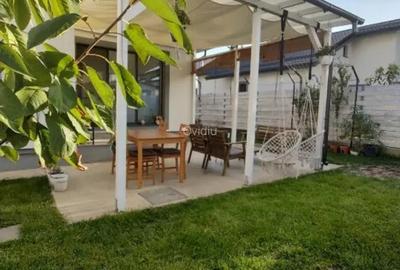 Casă cu 4 camere în Tunari