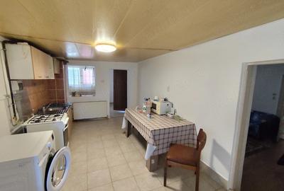 Casă cu 2 camere cu Teren 686 Mp în Central - 10