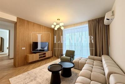 Apartament cu 3 camere semidecomandat, mobilat în Central