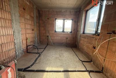 Duplex cu 4 camere cu Canalizare în Sânandrei - 5