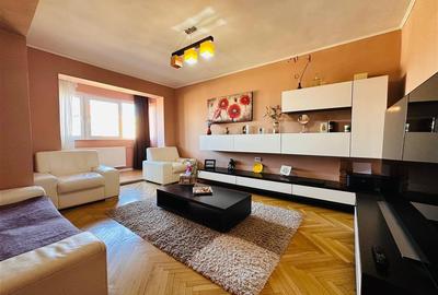 Apartament cu 3 camere decomandat în Rogerius