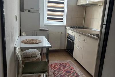 Apartament cu 2 camere decomandat în Tractorul - 2