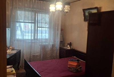 Apartament cu 3 camere decomandat în Rahova