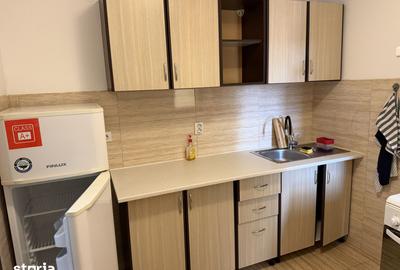 Apartament cu 3 camere, mobilat în Vasile Aaron