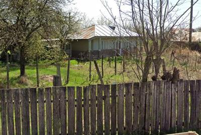 Teren de 1400 mp, în Țepu - 5