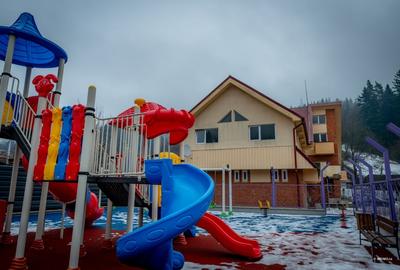 Casă individuală cu 20 camere cu Canalizare în Moinești - 3