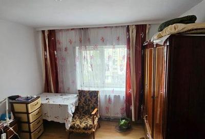Apartament cu 3 camere în Micro 6 - 2
