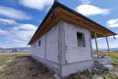Casă individuală cu 4 camere cu Canalizare în Lăzarea - 4