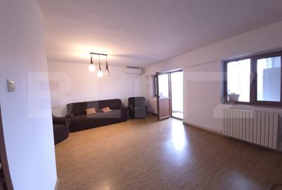 Apartament cu 3 camere decomandat, mobilat în Micro 12