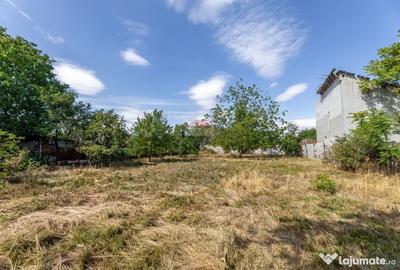 Casă cu 4 camere cu Teren 1000 Mp în Pârneava