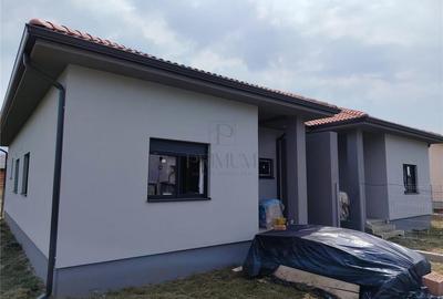 Duplex cu 4 camere cu Canalizare în Moșnița Veche - 2