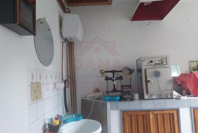 Spațiu comercial, de 84 mp, în Central - 3