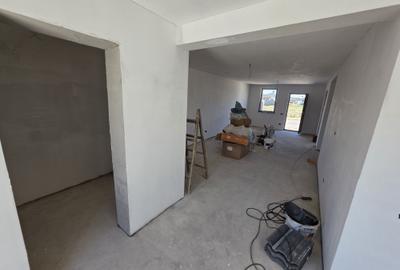 Casă cu 3 camere în Central