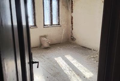 Casă individuală cu 5 camere cu Teren 400 Mp în Tineretului - 2