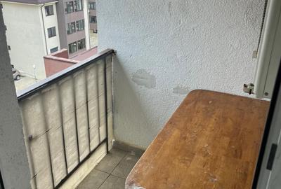 Garsonieră semidecomandată în Brâncoveanu