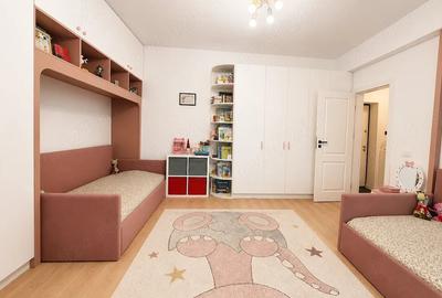 Apartament cu 3 camere decomandat în Berceni