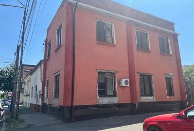 Casă cu Teren 202 Mp în Intim