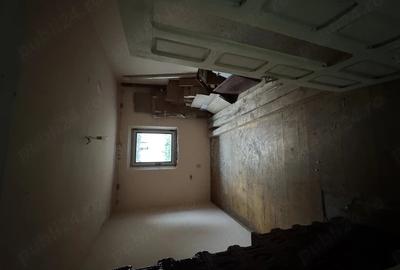 Casă cu 4 camere cu Teren 1300 Mp în Târgu Trotuș - 2