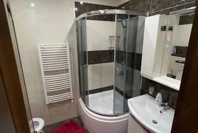 Garsonieră decomandată în Apărătorii Patriei