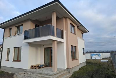 Casă cu 4 camere în Jucu - 6