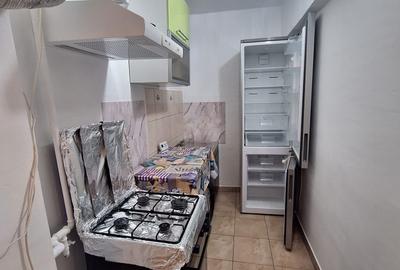 Garsonieră decomandată în Micro 3