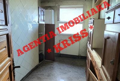 Apartament cu 4 camere decomandat în Ultracentral