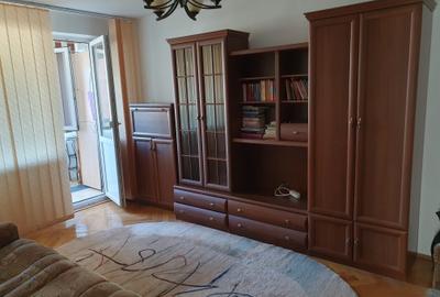 Apartament cu 3 camere decomandat în Central - 1
