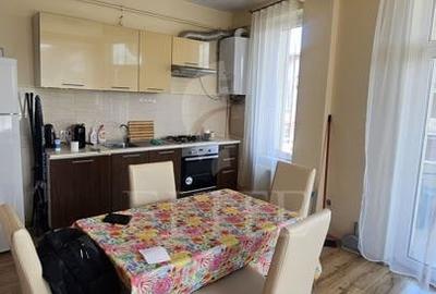 Apartament cu 4 camere semidecomandat, mobilat în Zorilor