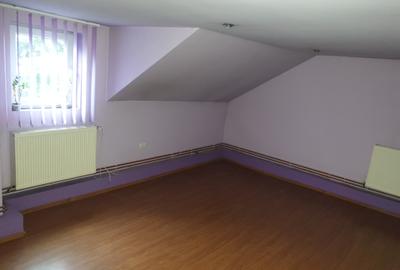 Casă individuală cu 8 camere cu Teren 1820 Mp în Vadu Moldovei - 11