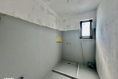 Casă cu 4 camere cu Teren 400 Mp în Domnești