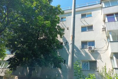 Apartament cu 2 camere decomandat în Tei