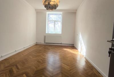 Apartament cu 3 camere decomandat în Copou - 2