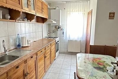 Apartament cu 4 camere decomandat în Între Lacuri - 1