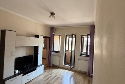 Garsonieră decomandată în Central - 8